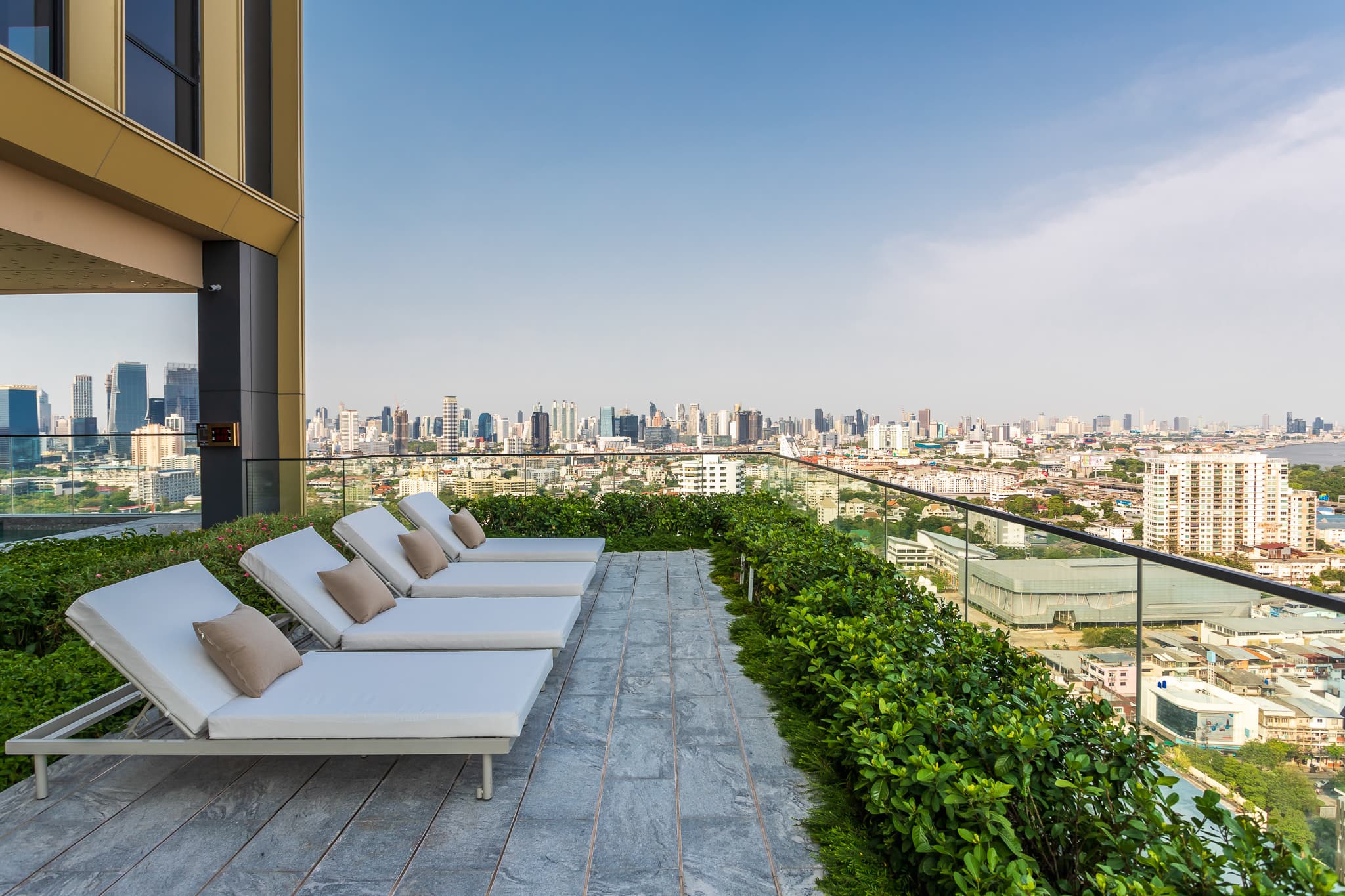 The Issara Sathorn 4